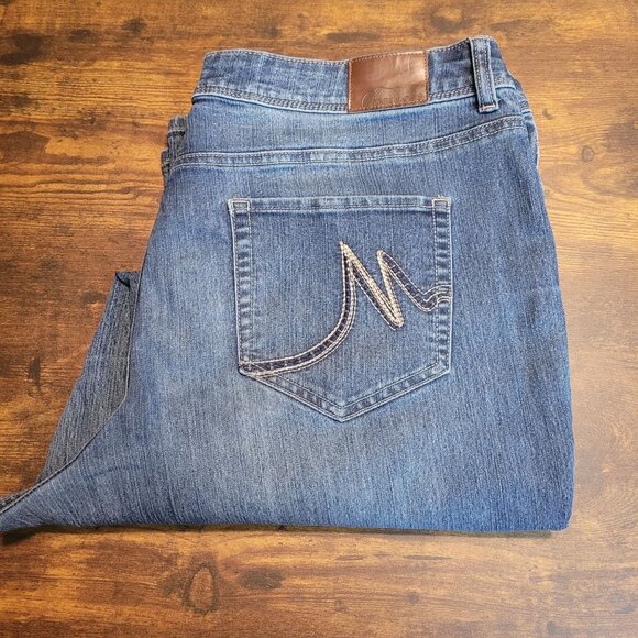 Maurices Jeans 22 S Relaxed Straight High Rise Medium Light Wash Stretch - Picture 3 of 10